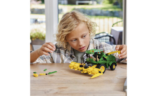 Блоковий конструктор LEGO Technic Кормозбиральний комбайн John Deere 9700 (42168) - Зображення 2